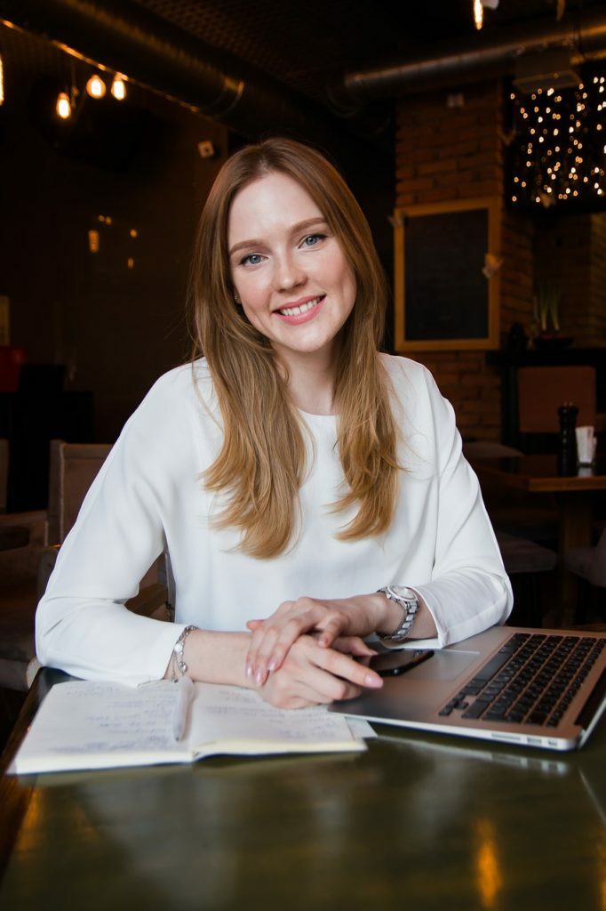 business, lady, woman-3560934.jpg